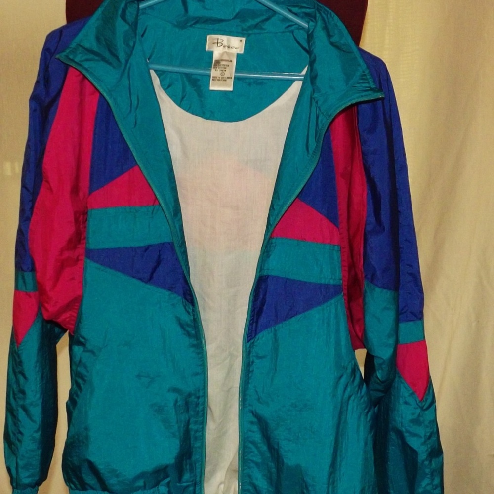 Woman's vintage windbreaker jacket
